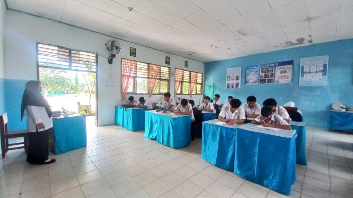 Hari Kedua Masuk Sekolah di Bulan Puasa, Siswa MAN 2 Bungo Tetap Semangat dan Penuh Antusias Hari Kedua Masuk Sekolah di Bulan Puasa, Siswa MAN 2 Bungo Tetap Semangat dan Penuh Antusias