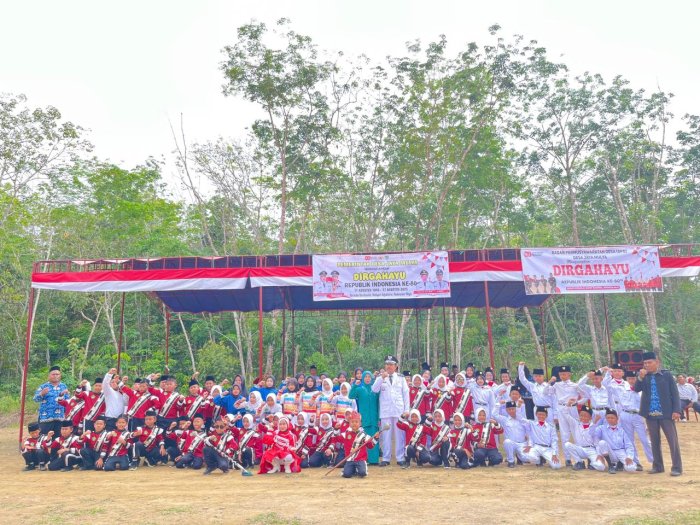 Paskibra dan Marching Band MIN 4 Tebo Meriahkan Upacara HUT ke-80 RI