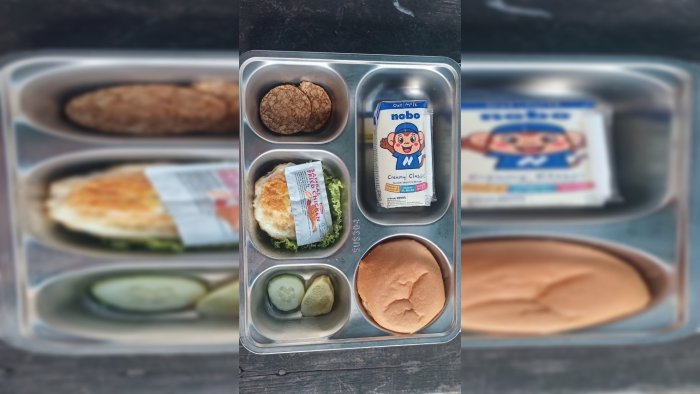 Sukseskan Program MBG, Kepala MIN 3 Kerinci Pantau Langsung Pembagian Menu Sehat di Hari Jumat Sukseskan Program MBG, Kepala MIN 3 Kerinci Pantau Langsung Pembagian Menu Sehat di Hari Jumat
