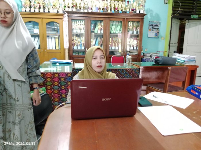 Demi Kelancaran Ujian, Panitia ASAS Semester Genap MTsN 1 Bungo Matangkan Administrasi