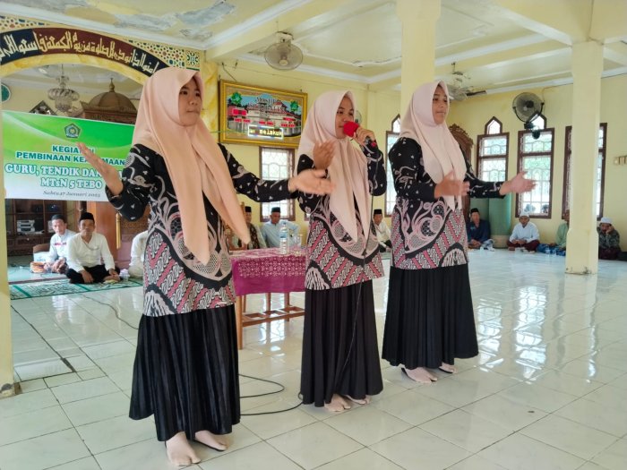Syarhil Quran Siswa MTsN 5 Tebo Tapil Memukau pada Peringatan Isra Mikraj Syarhil Quran Siswa MTsN 5 Tebo Tapil Memukau pada Peringatan Isra Mikraj