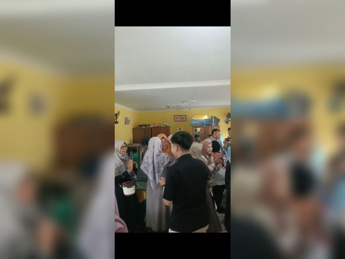 Momen Haru di MTsN 2 Bungo: Usai Rapat Terakhir, Seluruh Guru Gelar Tradisi Maaf-maafan Jelang Idul Fitri