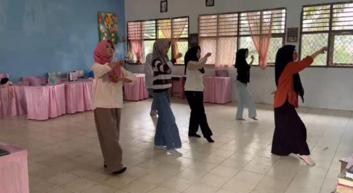 Dari Latihan Menuju Prestasi, Tim Tari Kreasi MAN 2 Bungo Mantapkan Persiapan KOMPAS 2026 Dari Latihan Menuju Prestasi, Tim Tari Kreasi MAN 2 Bungo Mantapkan Persiapan KOMPAS 2026