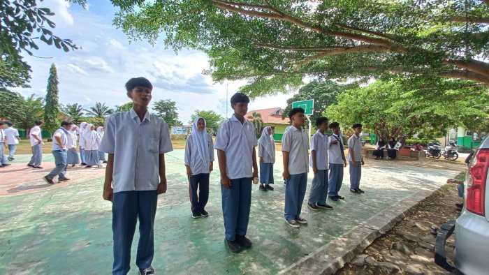 Langkah Tegap XI C! Siswa Antusias Latihan LKBB Jelang Lomba Pensi Antar Kelas Langkah Tegap XI C! Siswa Antusias Latihan LKBB Jelang Lomba Pensi Antar Kelas