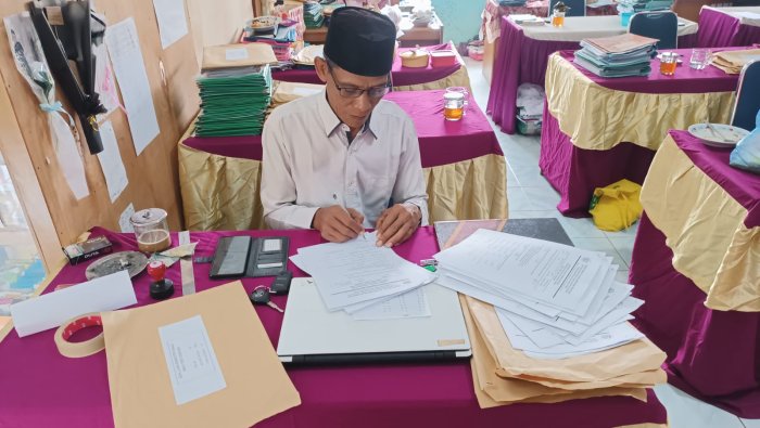 Guru MIN 4 Tebo Mulai Rekap Nilai Hasil ASAS Guru MIN 4 Tebo Mulai Rekap Nilai Hasil ASAS