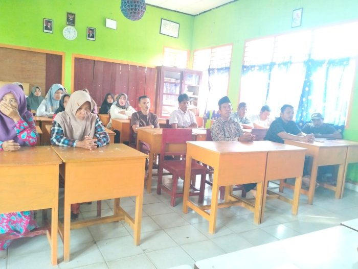 Jalin Sinergi Madrasah dan Orang Tua, MIN 3 Tebo Gelar Rapat Wali Murid Sosialisasikan Tata Tertib dan Disiplin Jalin Sinergi Madrasah dan Orang Tua, MIN 3 Tebo Gelar Rapat Wali Murid Sosialisasikan Tata Tertib dan Disiplin