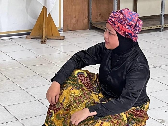 Menuju Panggung Monolog: Teater Alief MAN 2 Kota Jambi Mantapkan Latihan dengan Kostum Panggung Menuju Panggung Monolog: Teater Alief MAN 2 Kota Jambi Mantapkan Latihan dengan Kostum Panggung