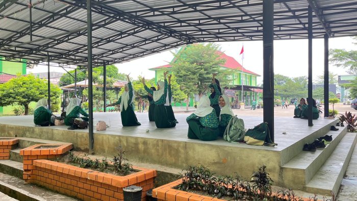 Seirama dalam Gerak, Seimbang dalam Waktu: Rentak Regam Sambut Panggung Megah 2025 Seirama dalam Gerak, Seimbang dalam Waktu: Rentak Regam Sambut Panggung Megah 2025