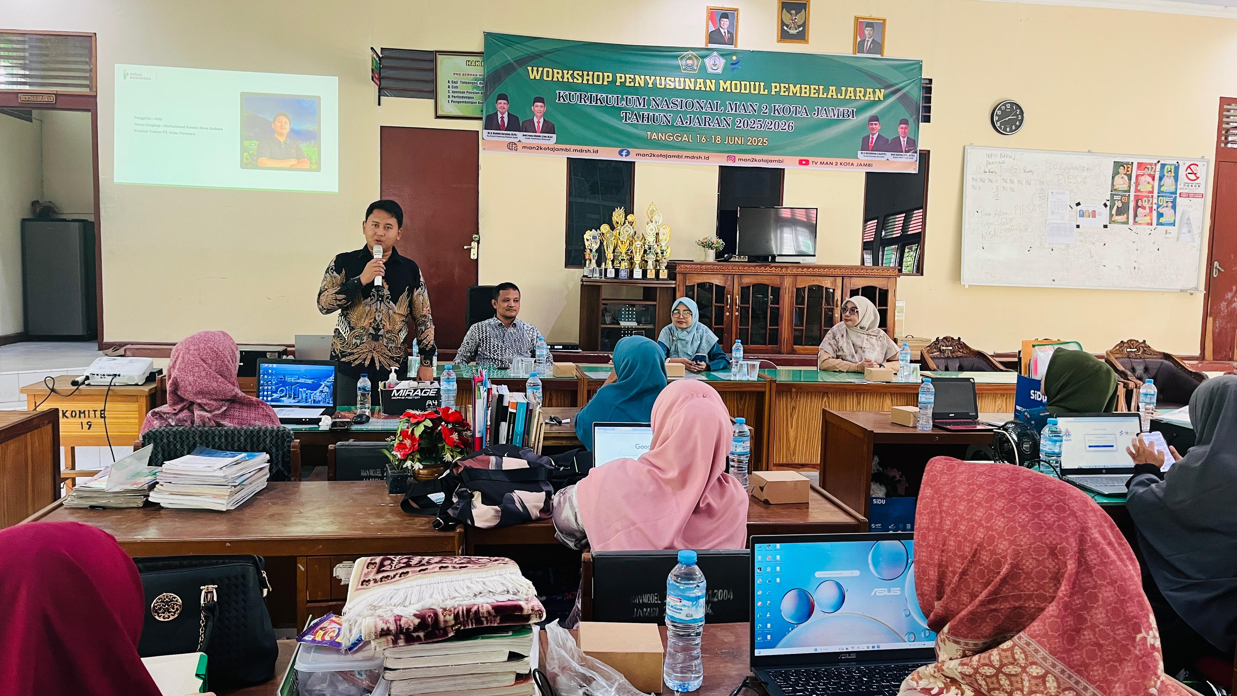 Discuss and Sharing Digitalisasi Pendidikan di MAN 2 Kota Jambi: Menyongsong Tahun Ajaran Baru dengan Semangat Inovasi Discuss and Sharing Digitalisasi Pendidikan di MAN 2 Kota Jambi: Menyongsong Tahun Ajaran Baru dengan Semangat Inovasi