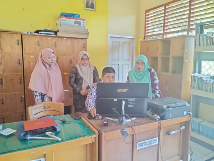 Supervisi Kepala MAN 2 Tebo Fokus pada Perpustakaan Digital Supervisi Kepala MAN 2 Tebo Fokus pada Perpustakaan Digital