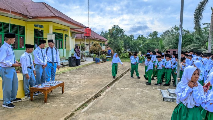 Produk Edukasi SMK Romu Ludes dalam Hitungan Menit, Antusiasme Siswa MIN 4 Tebo Jadi Bukti Kolaborasi yang Bermakna