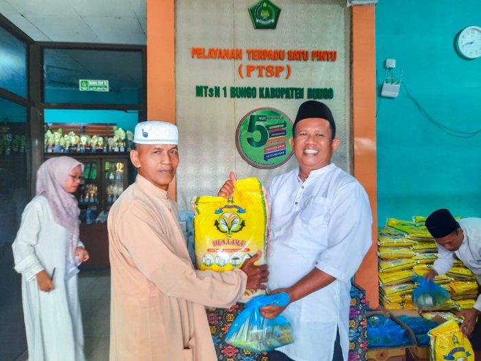 Penyaluran Zakat Profesi ASN MTsN 1 Bungo Berjalan Lancar