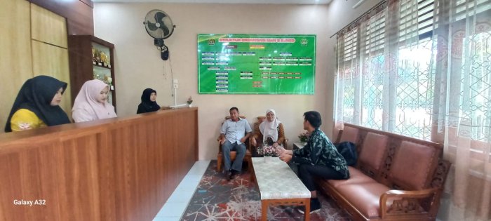 Waka Sarpras dan Operator MAN 2 Bungo Bahas RHK e-Kinerja untuk Optimalisasi Kinerja Madrasah Waka Sarpras dan Operator MAN 2 Bungo Bahas RHK e-Kinerja untuk Optimalisasi Kinerja Madrasah