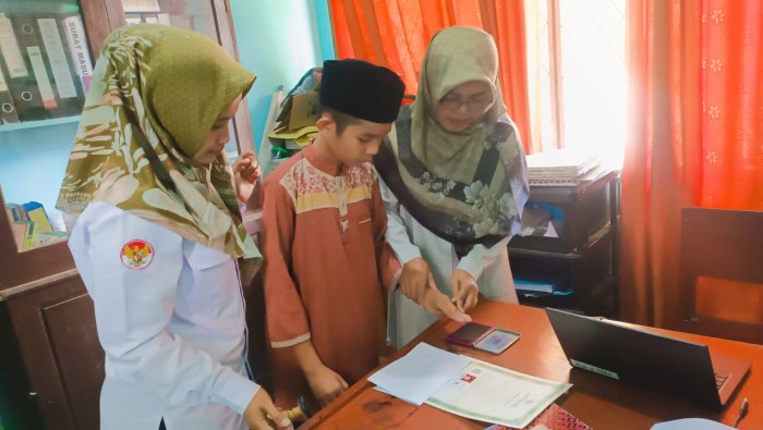 Siap Siaga Layani Alumni, MIN 4 Tebo Fasilitasi Pengambilan Ijazah Santri yang Pulang Mondok