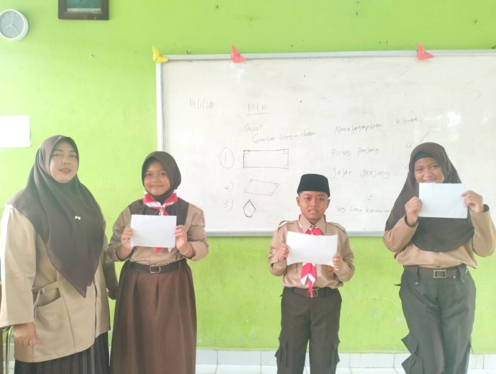 Asyiknya Matematika: Kelas V mengenal gambar Bangun Datar dan Sudut Siku-Siku dengan Kreatif! Asyiknya Matematika: Kelas V mengenal gambar Bangun Datar dan Sudut Siku-Siku dengan Kreatif!