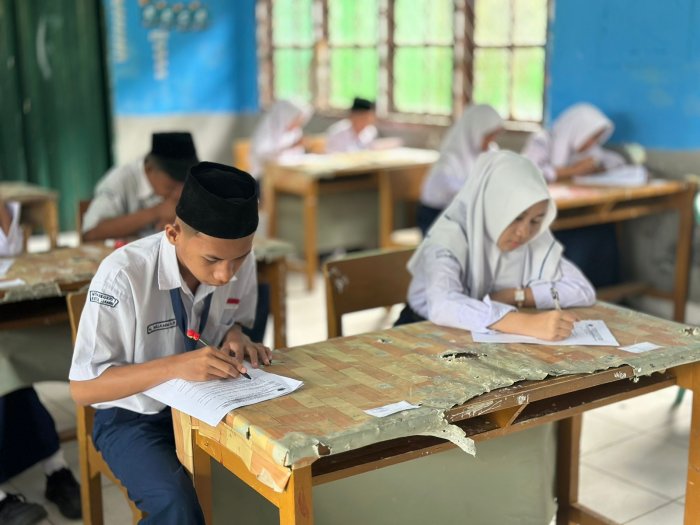 Hari Pertama Asesmen Sumatif Semester Genap MTsNegeri 1 Kota Jambi Berjalan Lancar Hari Pertama Asesmen Sumatif Semester Genap MTsNegeri 1 Kota Jambi Berjalan Lancar