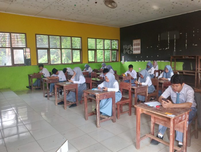 Sukses dan Kondusif, MAN 2 Tebo Rampungkan Hari Terakhir ASAS Genap Berbasis Hybrid Kertas dan Android
