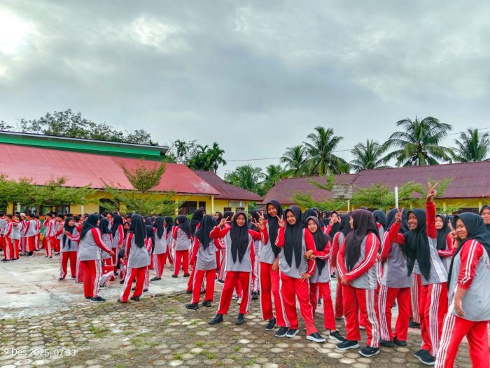 Jaga Sportivitas dan Semangat Kebersamaan, Ratusan Siswa MTsN 1 Bungo Terima Arahan Pra-Class Meeting Jaga Sportivitas dan Semangat Kebersamaan, Ratusan Siswa MTsN 1 Bungo Terima Arahan Pra-Class Meeting