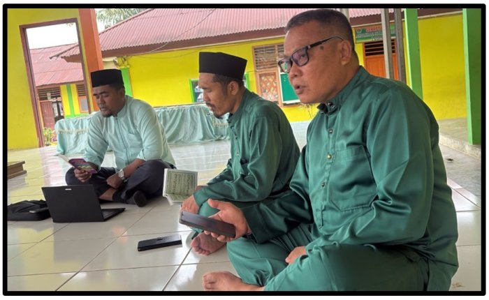 Isi Masa Pembelajaran Daring, Majelis Guru dan Staf MTsN 1 Tebo Gelar Pembacaan Yasin dan Doa Bersama di Aula Tri Utama Isi Masa Pembelajaran Daring, Majelis Guru dan Staf MTsN 1 Tebo Gelar Pembacaan Yasin dan Doa Bersama di Aula Tri Utama