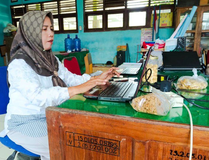Manfaatkan Jam Kosong, Guru MTsN 1 Bungo Matangkan Persiapan Pembelajaran Manfaatkan Jam Kosong, Guru MTsN 1 Bungo Matangkan Persiapan Pembelajaran