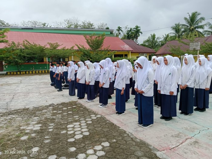 Resmi Dibuka Kepala Madrasah, UM Akhir Kelas IX MTsN 1 Bungo Diikuti 77 Siswa Jadi Penentu Kelulusan Resmi Dibuka Kepala Madrasah, UM Akhir Kelas IX MTsN 1 Bungo Diikuti 77 Siswa Jadi Penentu Kelulusan