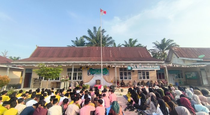 MTsN 7 Muaro Jambi Peringati Isra Miraj Nabi Muhammad SAW 1447 H dengan Khidmat MTsN 7 Muaro Jambi Peringati Isra Miraj Nabi Muhammad SAW 1447 H dengan Khidmat