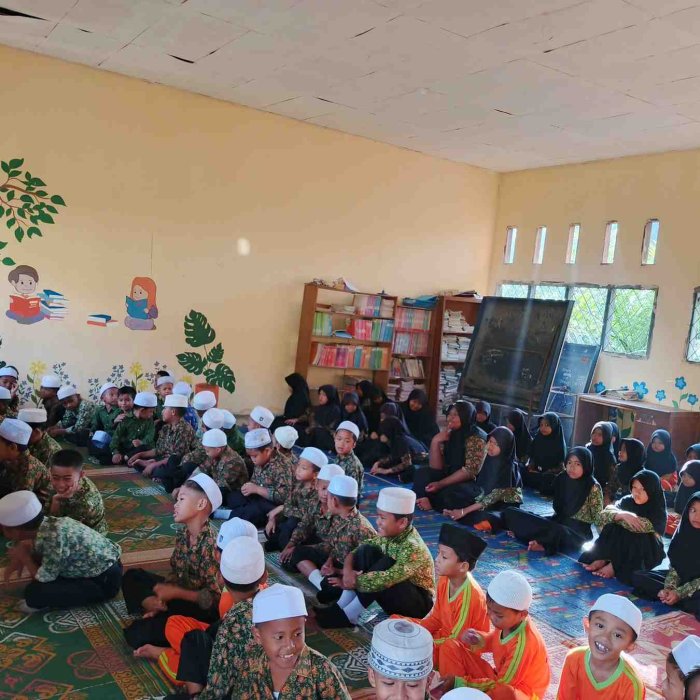#Kegiatan Pembiasaan Praktek Sholat Subuh Bersama Majlis Guru dan Siswa di Madrasah