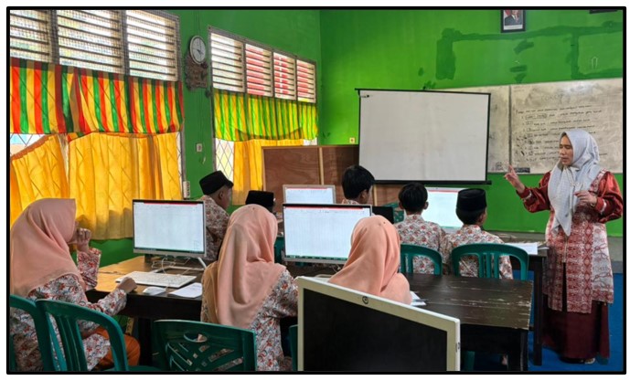 Inovatif, Guru TIK MTsN 1 Tebo Optimalkan Media Elektronik dalam Pembelajaran di Laboratorium Komputer Inovatif, Guru TIK MTsN 1 Tebo Optimalkan Media Elektronik dalam Pembelajaran di Laboratorium Komputer
