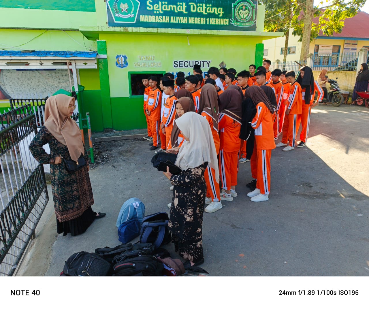 Waka Kesiswaan MAN 1 Kerinci Tingkatkan Disiplin Siswa Lewat Razia Barang Terlarang