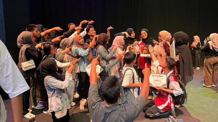 Kreativitas yang Berbuah Juara: Dukungan Tim Artistik untuk Keberhasilan Maharani dan Mutya di FTR 2025 Kreativitas yang Berbuah Juara: Dukungan Tim Artistik untuk Keberhasilan Maharani dan Mutya di FTR 2025
