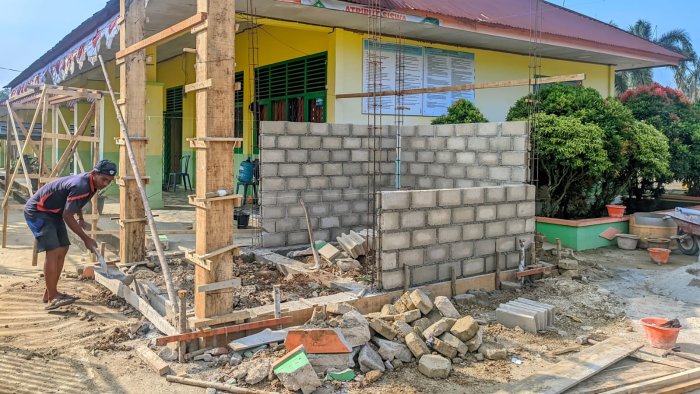 Pos Satpam Baru Direncanakan Jadi Pusat Informasi dan Layanan MIN 4 Tebo