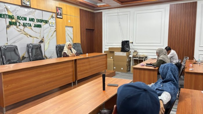 Rapat Panitia Seleksi Kelas Global MAN 2 Kota Jambi Finalisasi Persiapan Pelaksanaan Seleksi