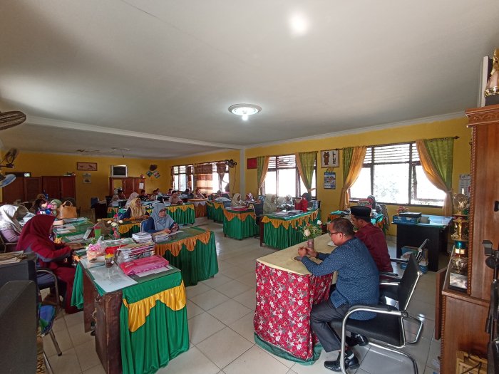 Madrasah Siapkan OMI dengan Rapat Koordinasi Intensif Madrasah Siapkan OMI dengan Rapat Koordinasi Intensif