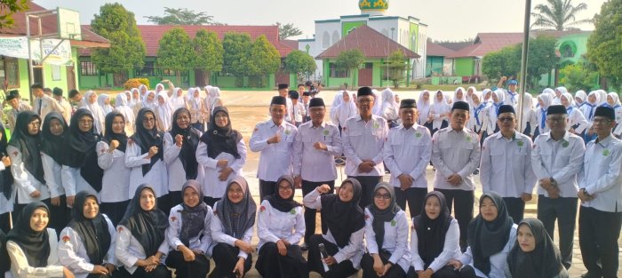 Menakar Jam Kerja: Bedah Aturan Baru Beban Tugas Guru Madrasah Menakar Jam Kerja: Bedah Aturan Baru Beban Tugas Guru Madrasah