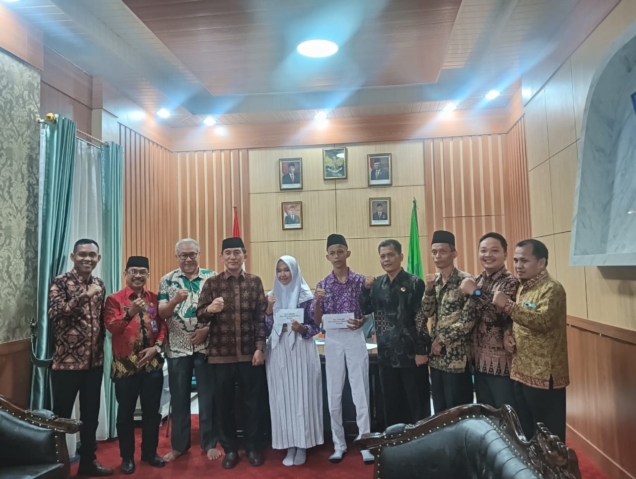 Pemberian Motivasi Kepala Kemenag pada Peserta KSM Nasional asal Kota Jambi Pemberian Motivasi Kepala Kemenag pada Peserta KSM Nasional asal Kota Jambi