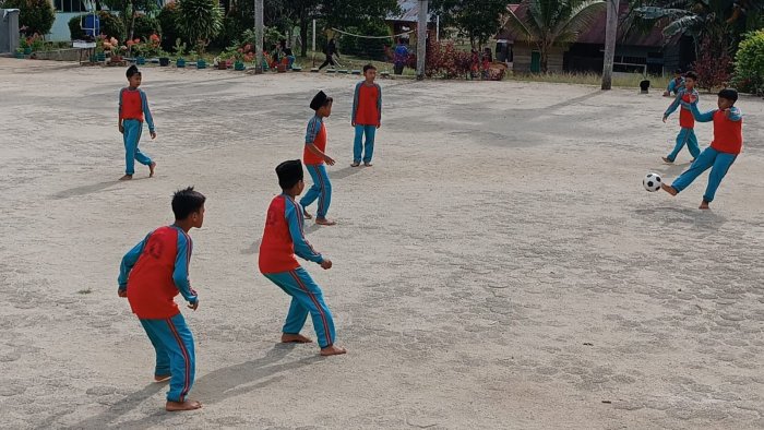 MIN 4 Tebo Mulai Seleksi Calon Atlet Sepak Bola untuk OSM 2026
