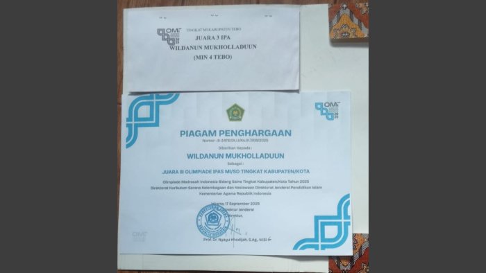 Siswa MIN 4 Tebo Terima Apresiasi Juara 3 Olimpiade Madrasah Indonesia 2025 Siswa MIN 4 Tebo Terima Apresiasi Juara 3 Olimpiade Madrasah Indonesia 2025