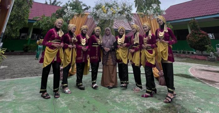 Kelas XI A Raih Juara 1 Lomba Tari Kreasi pada Porseka MAN 2 Bungo 2025 Kelas XI A Raih Juara 1 Lomba Tari Kreasi pada Porseka MAN 2 Bungo 2025