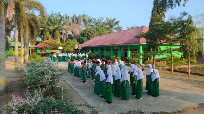 Pelaksanaan Baris Berbaris di MIN 3 Tebo Berjalan Lancar, Siswa Tunjukkan Semangat Tinggi Pelaksanaan Baris Berbaris di MIN 3 Tebo Berjalan Lancar, Siswa Tunjukkan Semangat Tinggi