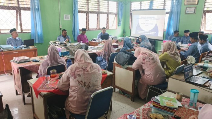 MAN 2 Tanjab Barat Gelar Rapat Penganggaran Dana BOS 2026