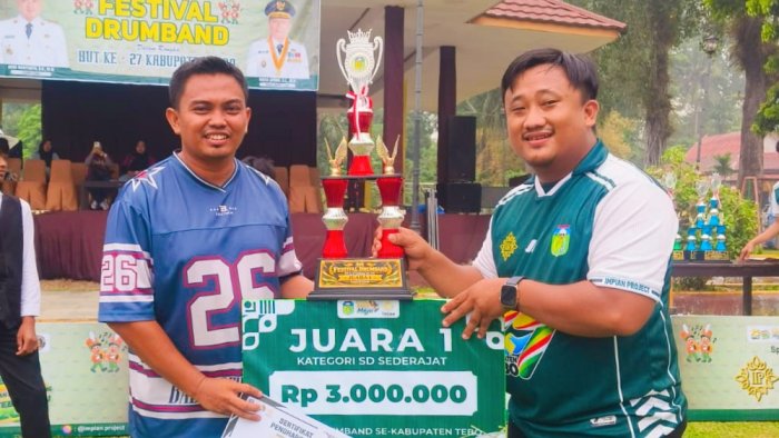 Bawa Pulang Piala dan Uang Pembinaan, Marching Band Simfony Sekawanesa MIN 4 Tebo Juara 1 Festival Drumband HUT Tebo