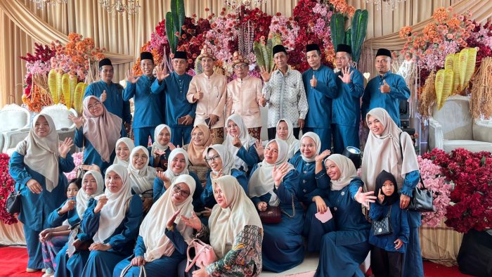 MTsN 5 Tebo Hadiri Resepsi Pernikahan Putri Kepala Kemenag