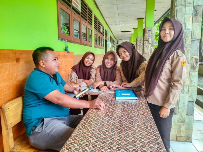 Pembina OSIM Gelar Diskusi Santai Bersama Pengurus Lama Jelang Pemilihan Ketua dan Wakil Ketua OSIM Periode 2025/2026
