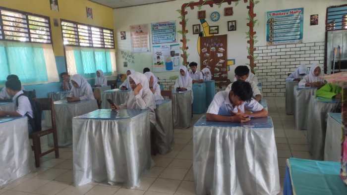 ASAS Sesi Kedua Hari Pertama di MAN 2 Bungo Berjalan Lancar dan Tertib ASAS Sesi Kedua Hari Pertama di MAN 2 Bungo Berjalan Lancar dan Tertib