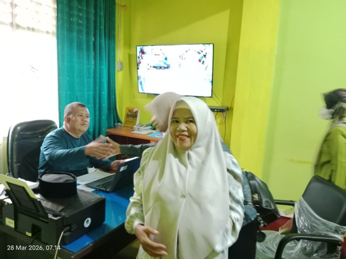 Apresiasi di Hari Pertama, Kepala MTsN 1 Bungo Harapkan Semangat dan Motivasi GTK Terus Terjaga Apresiasi di Hari Pertama, Kepala MTsN 1 Bungo Harapkan Semangat dan Motivasi GTK Terus Terjaga
