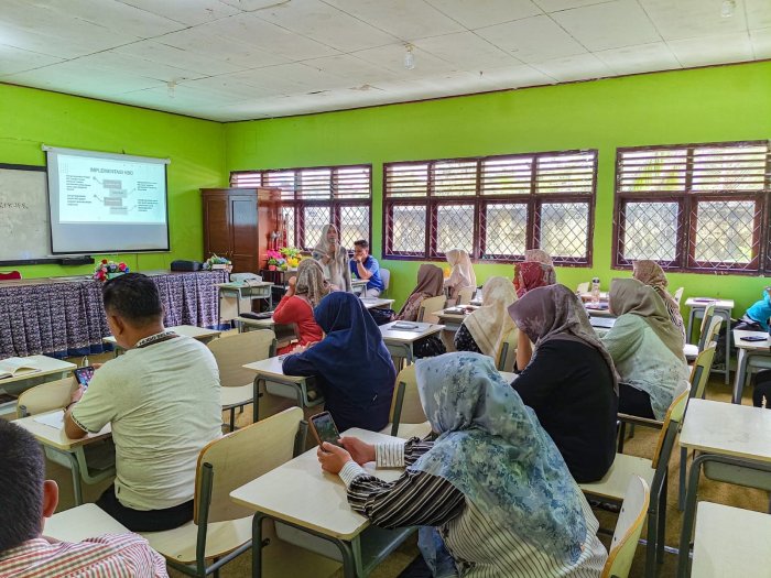 MTsN 1 Bungo Adakan Sosialisasi KBC Bagi Majelis Guru