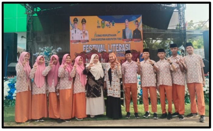 Sepuluh Siswa MTsN 1 Tebo Gali Sejarah Lokal dalam Talk Show Festival Literasi Sepuluh Siswa MTsN 1 Tebo Gali Sejarah Lokal dalam Talk Show Festival Literasi