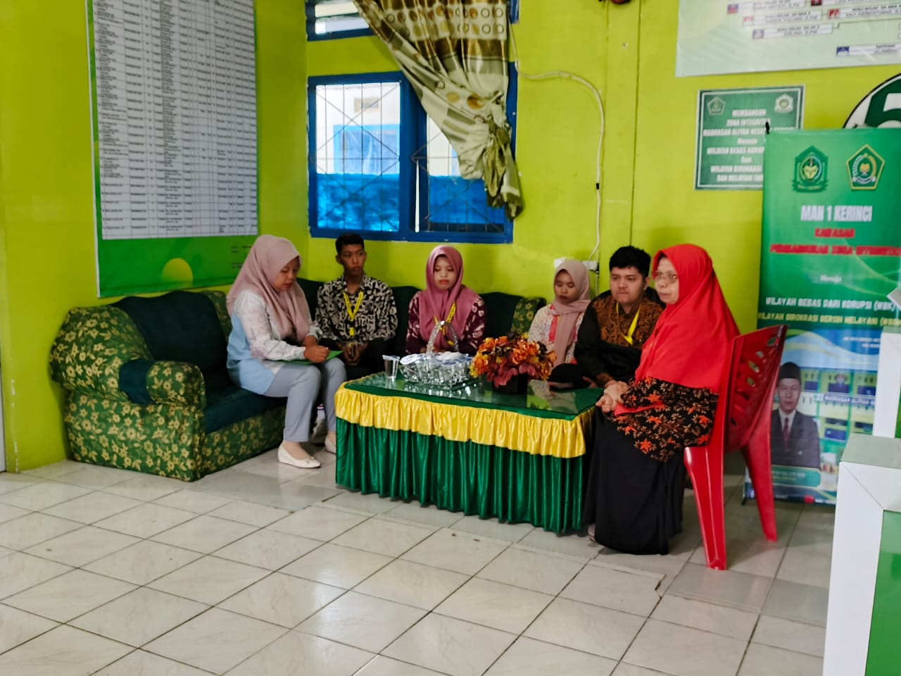 Dosen Pembimbing STIE Kunjungi Mahasiswa PPL di MAN 1 Kerinci Dosen Pembimbing STIE Kunjungi Mahasiswa PPL di MAN 1 Kerinci
