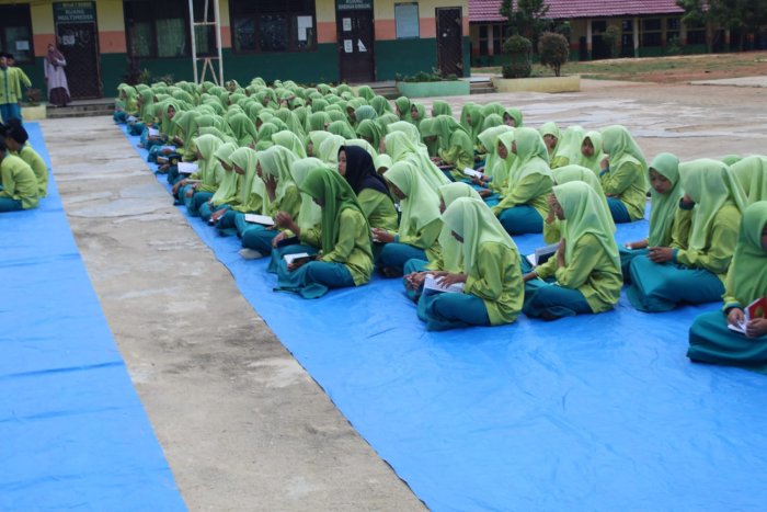 Meningkatkan Takwa, Ratusan Siswa MTsN 2 Bungo Khidmat Ikuti Pembukaan Pesantren Kilat