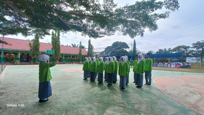 Kelas-Kelas Tampilkan Performa Terbaik: Lomba Obade PORSEKA MAN 2 Bungo Berlangsung Meriah Kelas-Kelas Tampilkan Performa Terbaik: Lomba Obade PORSEKA MAN 2 Bungo Berlangsung Meriah